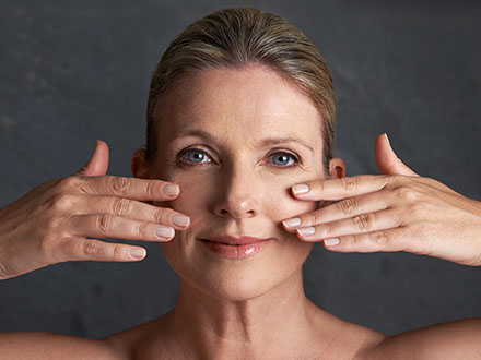How to treat wrinkly hands: the ‘hand lift’ Thumbnail Image